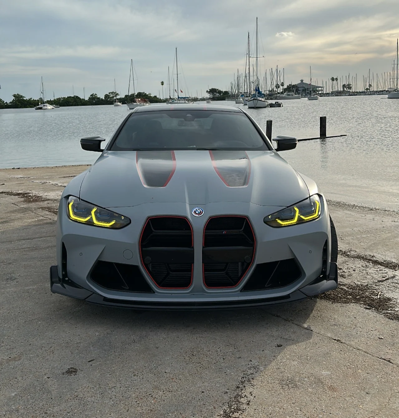BMW M4 CSL reference photograph, view 2