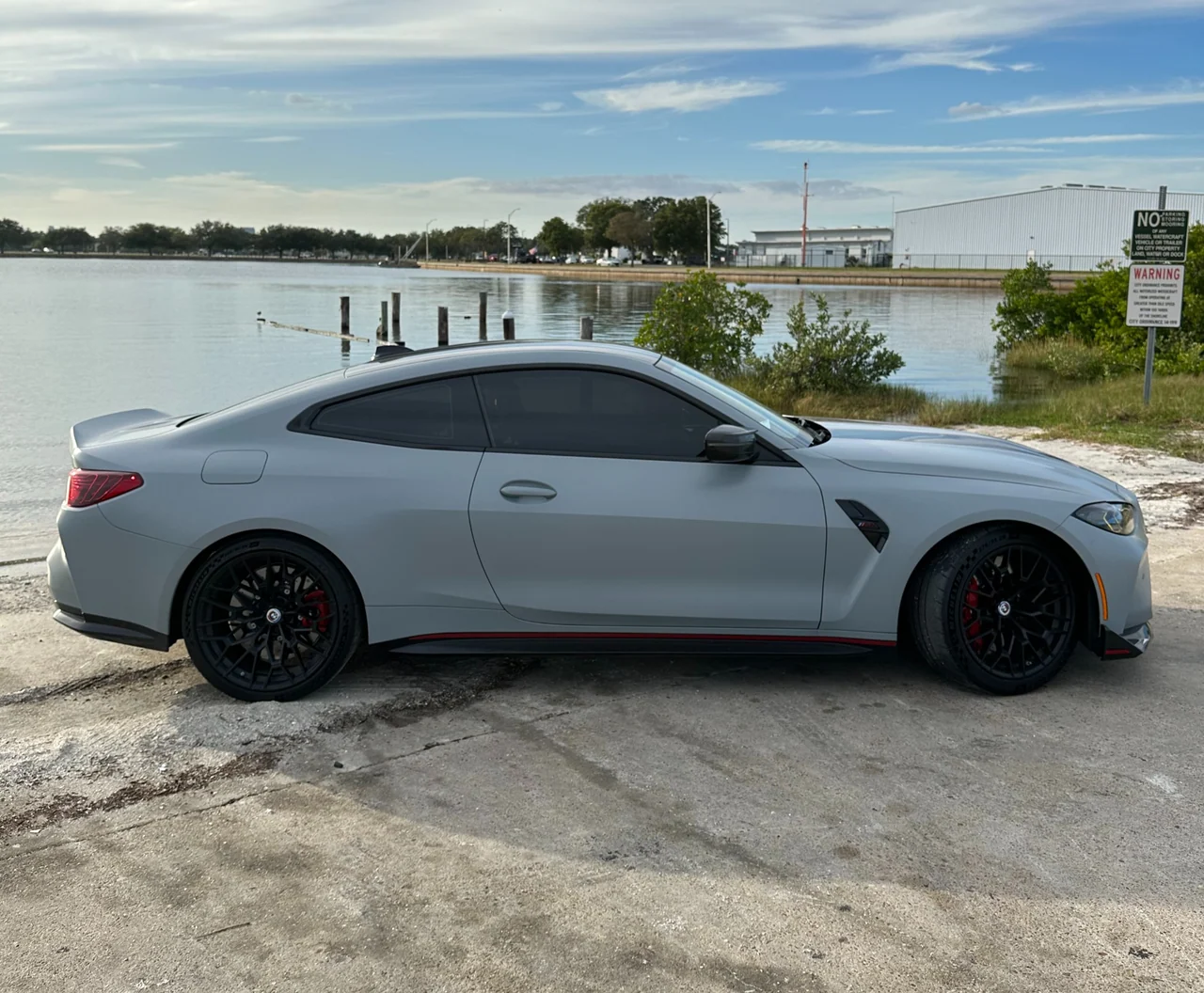 BMW M4 CSL reference photograph, view 3