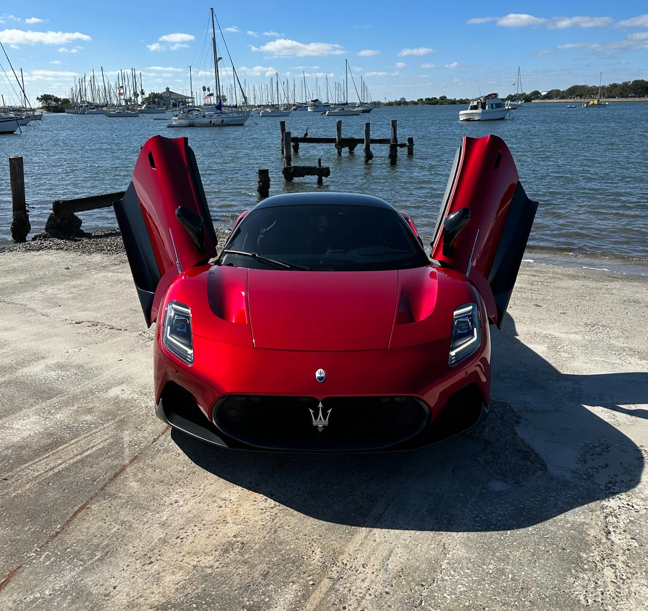 Maserati MC20 reference photograph, view 2